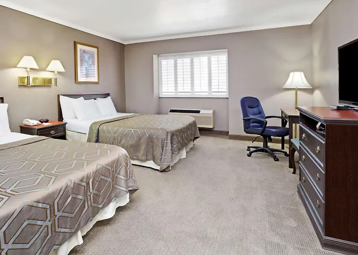 Days Inn By Wyndham West Covina