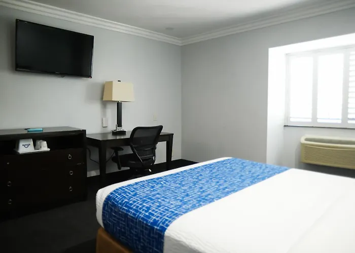Days Inn By Wyndham West Covina