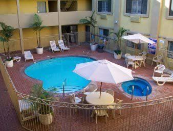 Days By Wyndham Hotel West Covina