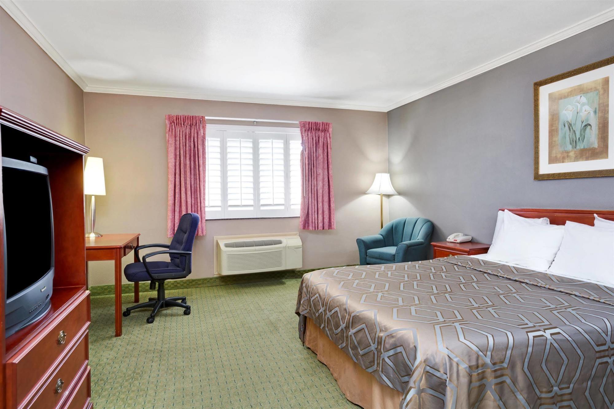 Hotel Days By Wyndham West Covina